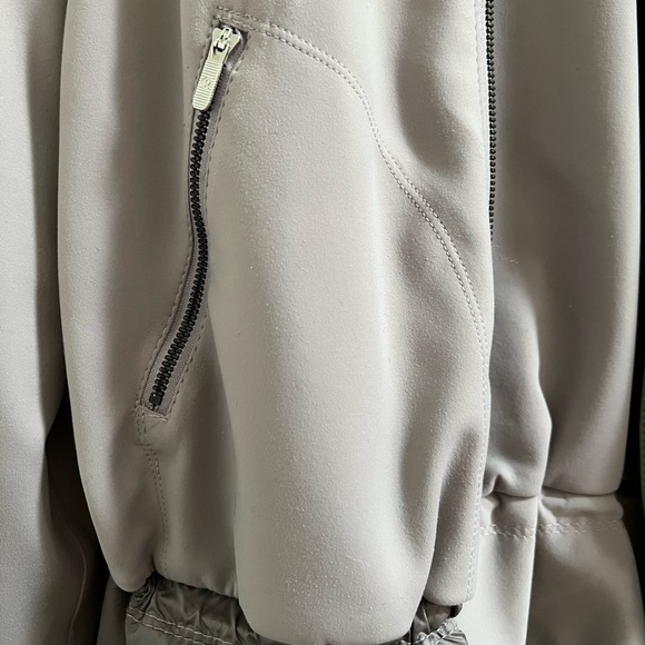Lululemon Swept Along Jacket in Dark Chrome (MATCHING SET IN OTHER LISTING) - Picture 8 of 11